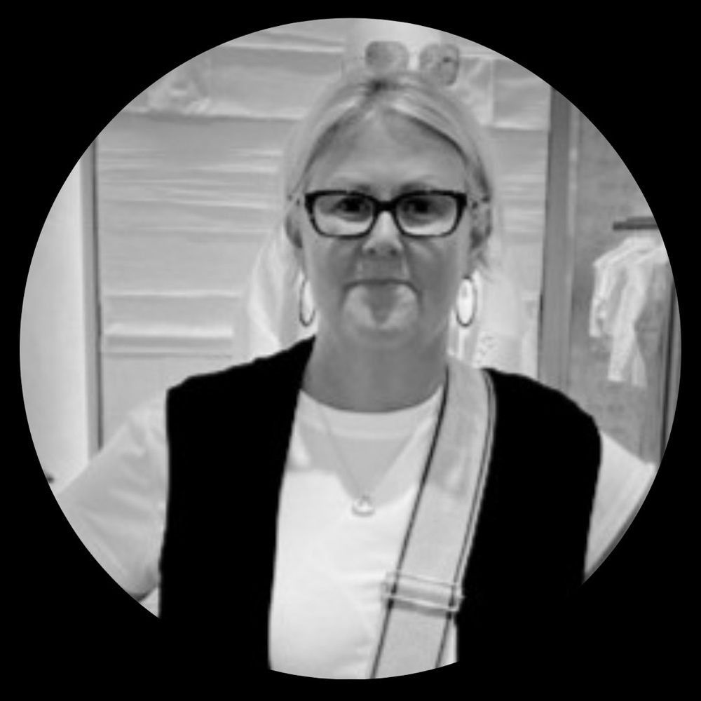 Meet your Posher, Debbie